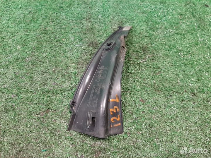 Уголок решётки стеклоочистителей левый Mazda 6 (G