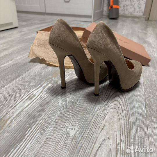 Туфли женские 38 размер бежевые