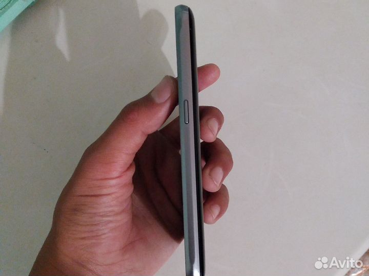 Телефон Samsung galaxy J1