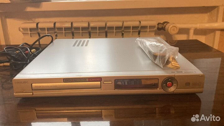 Видеомагнитофон philips