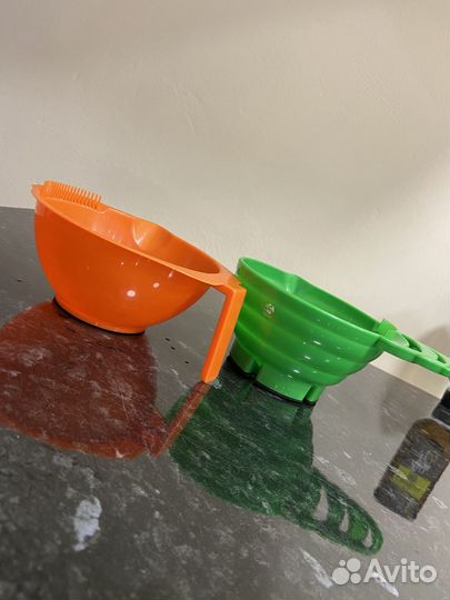 Миска пластмассовая