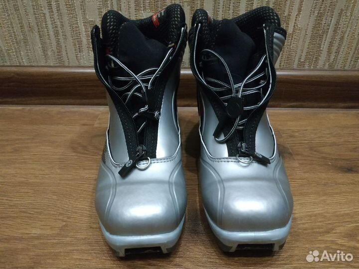 Продаются женские лыжные ботинки Rossignol Х-3