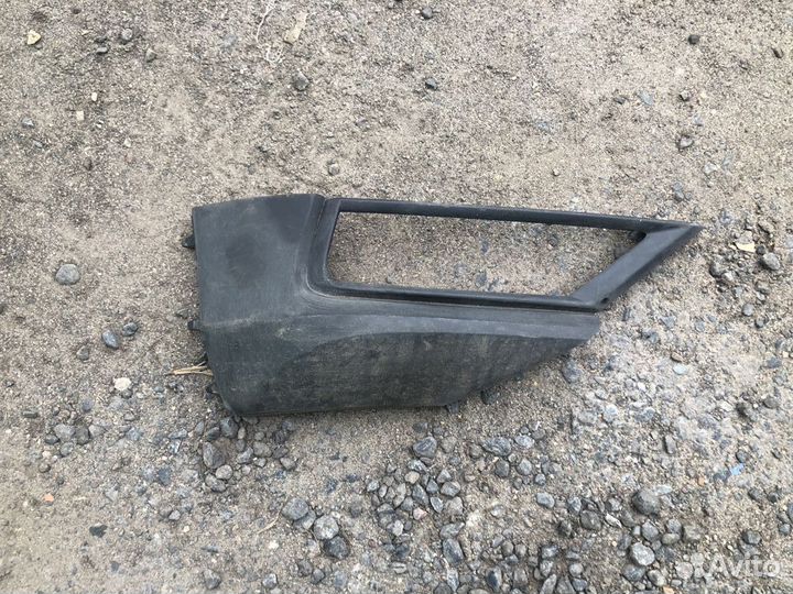 Volkswagen Tiguan 2 накладка на противотуманку