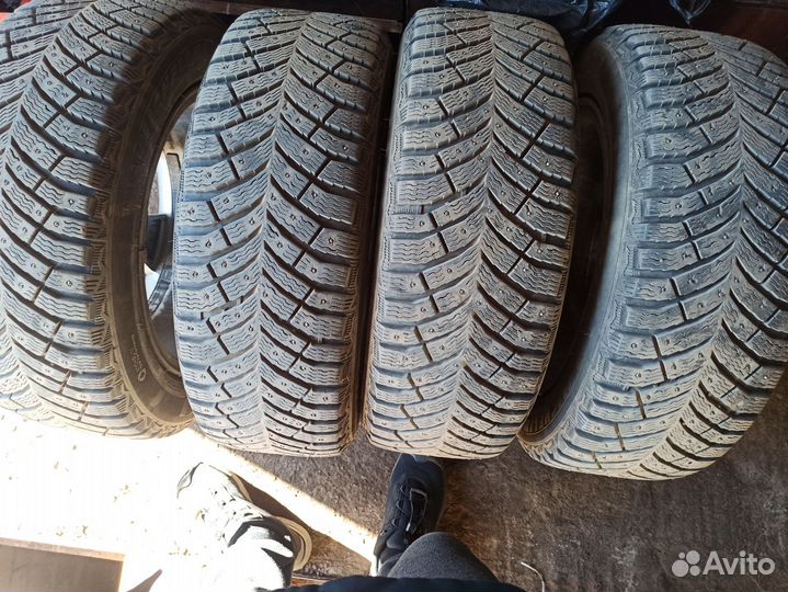 Michelin X-Ice North 4 205/55 R16 94T