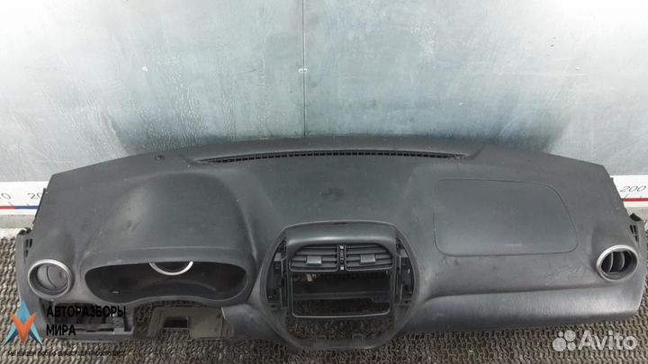 Панель передняя салона (торпедо) Toyota RAV4