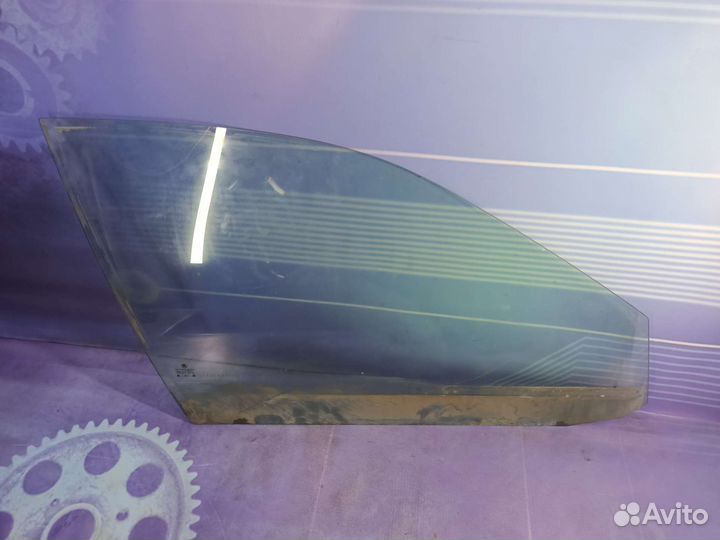 Стекло двери передней правой Skoda Octavia A4