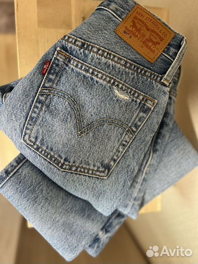 Женские джинсы levis 501