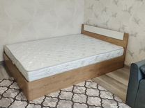 Кровать с матрасом двухспальная