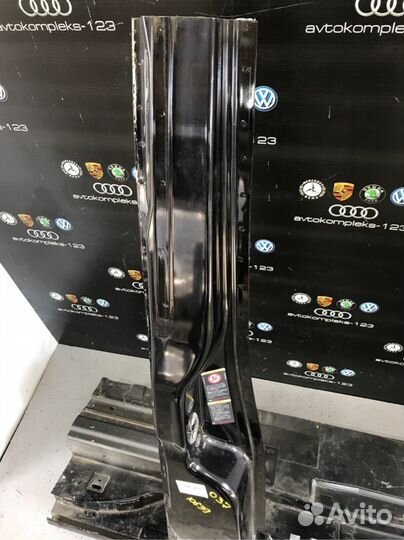 Центральная стойка кузова правая Mercedes-Benz