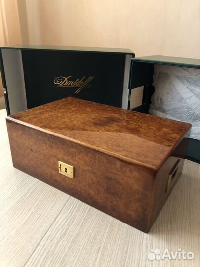 Хьюмидор Davidoff новый Туя, лак, Швейцария