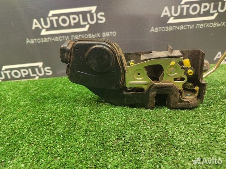 Замок двери передний правый Hyundai Matrix 2005