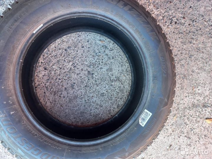 Bridgestone Blizzak DM-V2 235/60 R18
