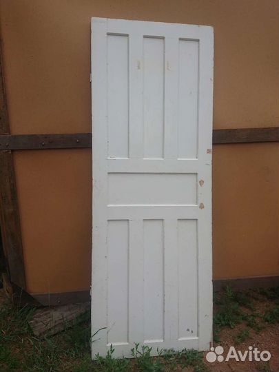 Дверь деревянная