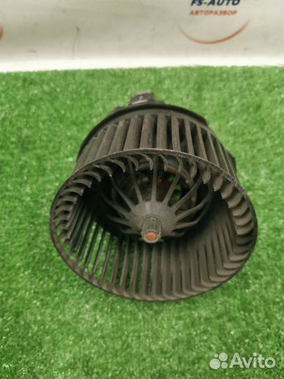 Мотор печки Ford Focus 3 хетчбэк 1.6 pnda 2012