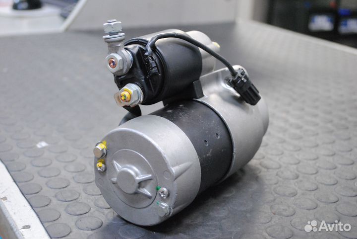 Стартер Infiniti FX35, M35, G35 3.5 1.4 kw