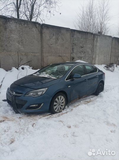 Накладка декоративная Opel Astra J A16XER 2013