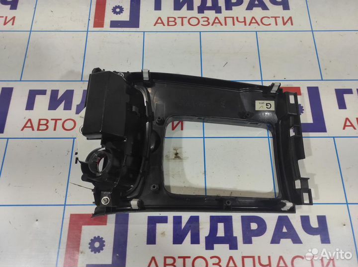 Консоль кпп Mazda 6 (GG) GJ6A64334. Дефекты