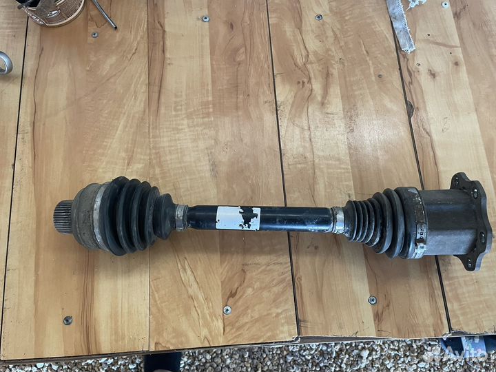 Привод передний шрус Q5 8R0 407 271 G