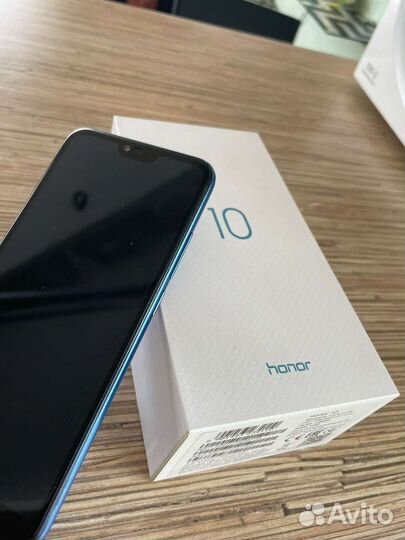 Телефон honor 10