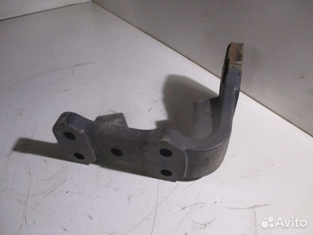 Кронштейн V-образной тяги Iveco 41022894