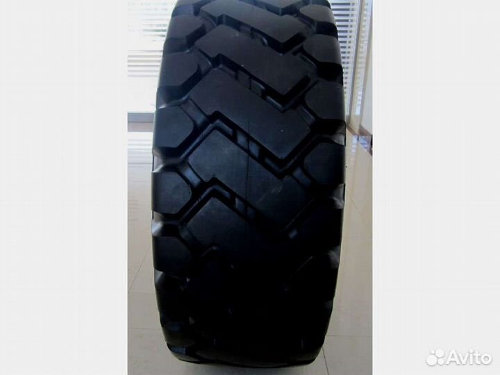 Шина для фронтальных погрузчиков 17.5-25 16PR naaa