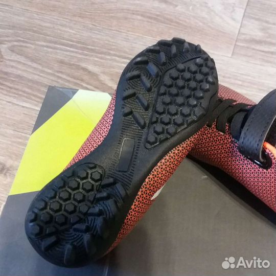 Футбольный бутсы