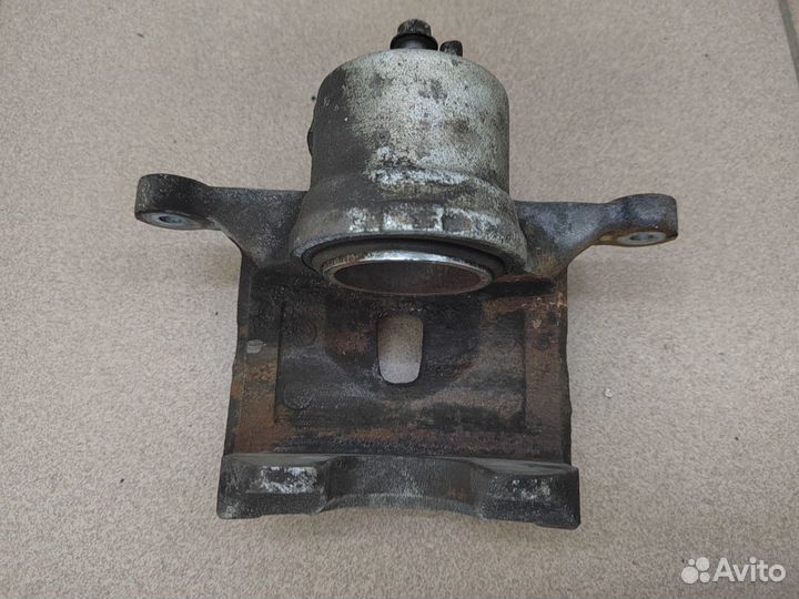 Суппорт передний левый Hyundai Creta 1 15-20