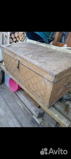 Сундук деревянный старинный