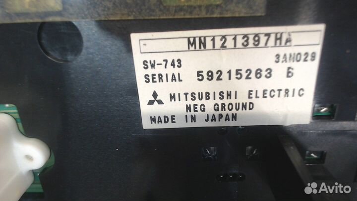 Панель управления магнитолой Mitsubishi Eclipse, 2