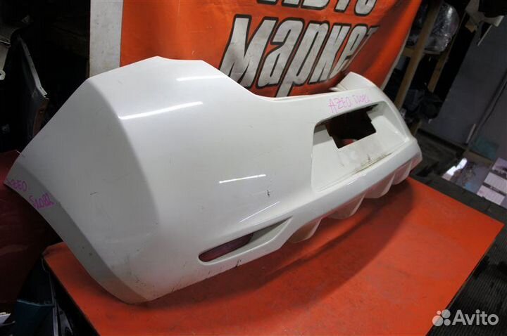 Бампер задний Nissan Leaf AZE0 2010