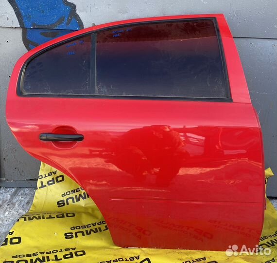Задняя правая дверь Skoda Octavia Tour A4