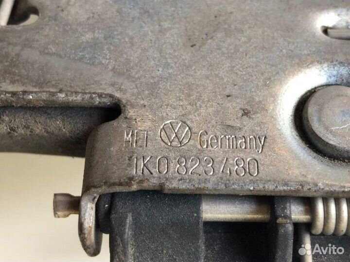 Крючок капота Volkswagen Tiguan 1 5N сaw 2008