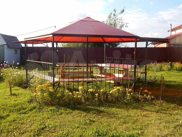 Коттедж 300 м² на участке 20 сот.