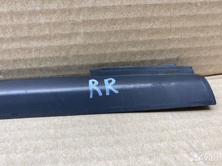 Молдинг стекла задний правый Ford C-Max 2003-2010