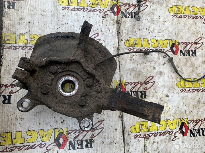 Кулак поворотный левый Nissan Qashqai 1 поколение