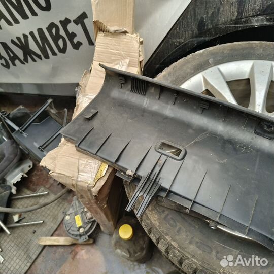 8E5863471 накладка багажника Ауди А4 б6 Audi A4 b6