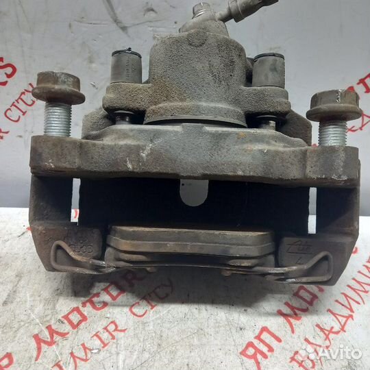 Суппорт тормозной передний правый Volkswagen Golf