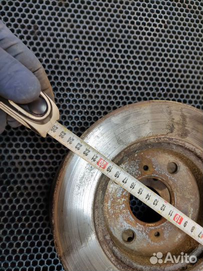 Диск тормозной передний Toyota vitz