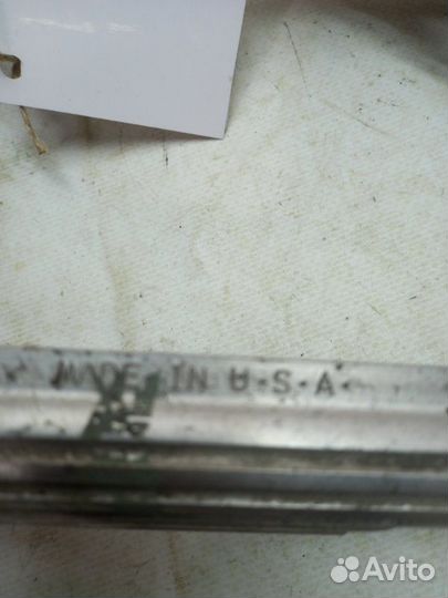 Топливная рейка Pontiac Firebird 305