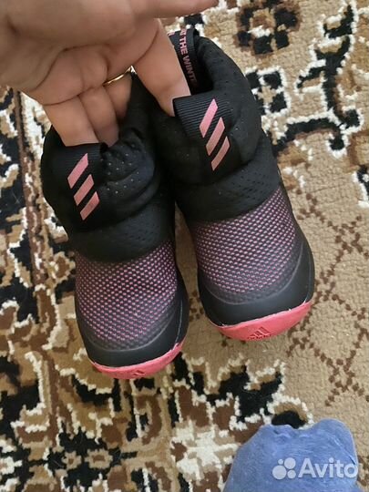 Ботинки кроссовки adidas на девочку 24