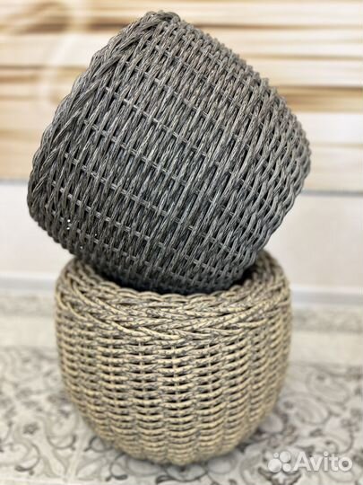 Кашпо из искусственного ротанга