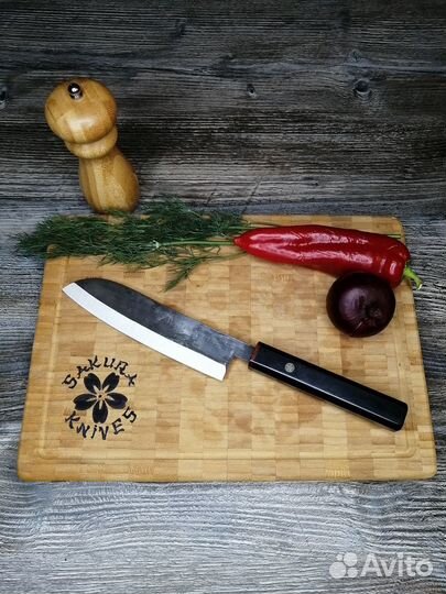 Кухонный нож Сантоку