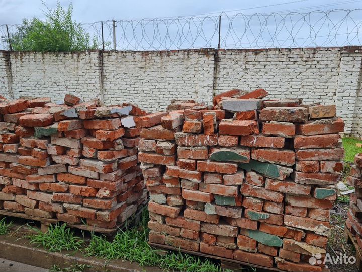 Кирпич бу