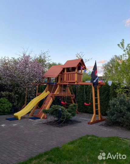 Детский спортивный комплекс с крышей для дачи