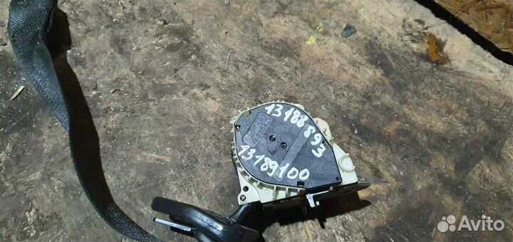 Ремень безопасности задний левый Opel Astra H Twi