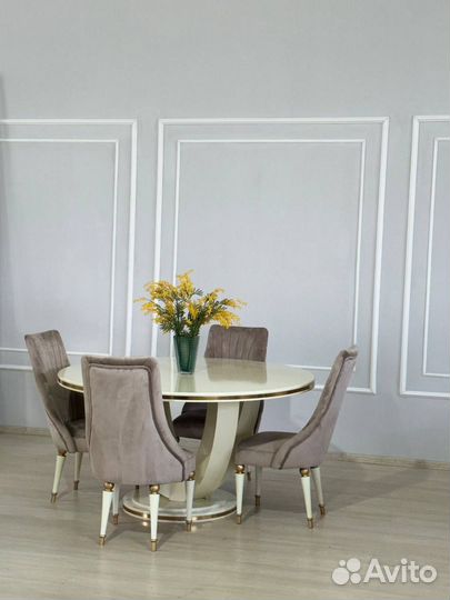 Кухонный стол. Доставка по всей России