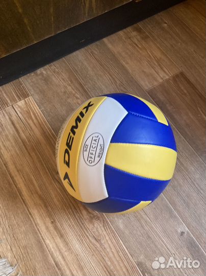 Волейбольный мяч