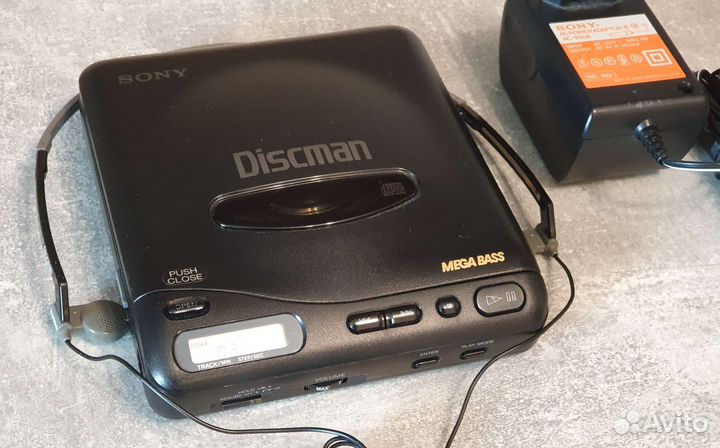 Sony Discman D-11 Mega Bass CD Player