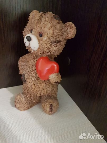 Медведь резной из глины 20 см