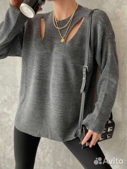 Джепер с вырезами